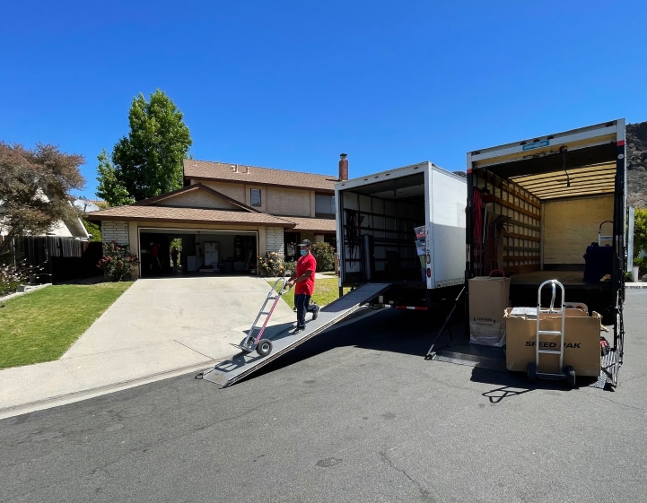 Local movers Glendale putting items into a truck