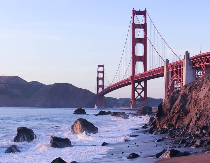 the Golden Gate Bridge that's one of the greatest sights that movers San Francisco offers recommend